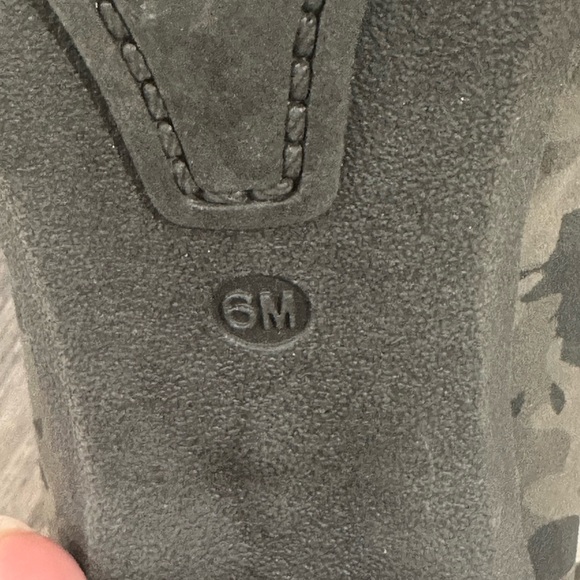 Guess Boots - Picture 9 of 12